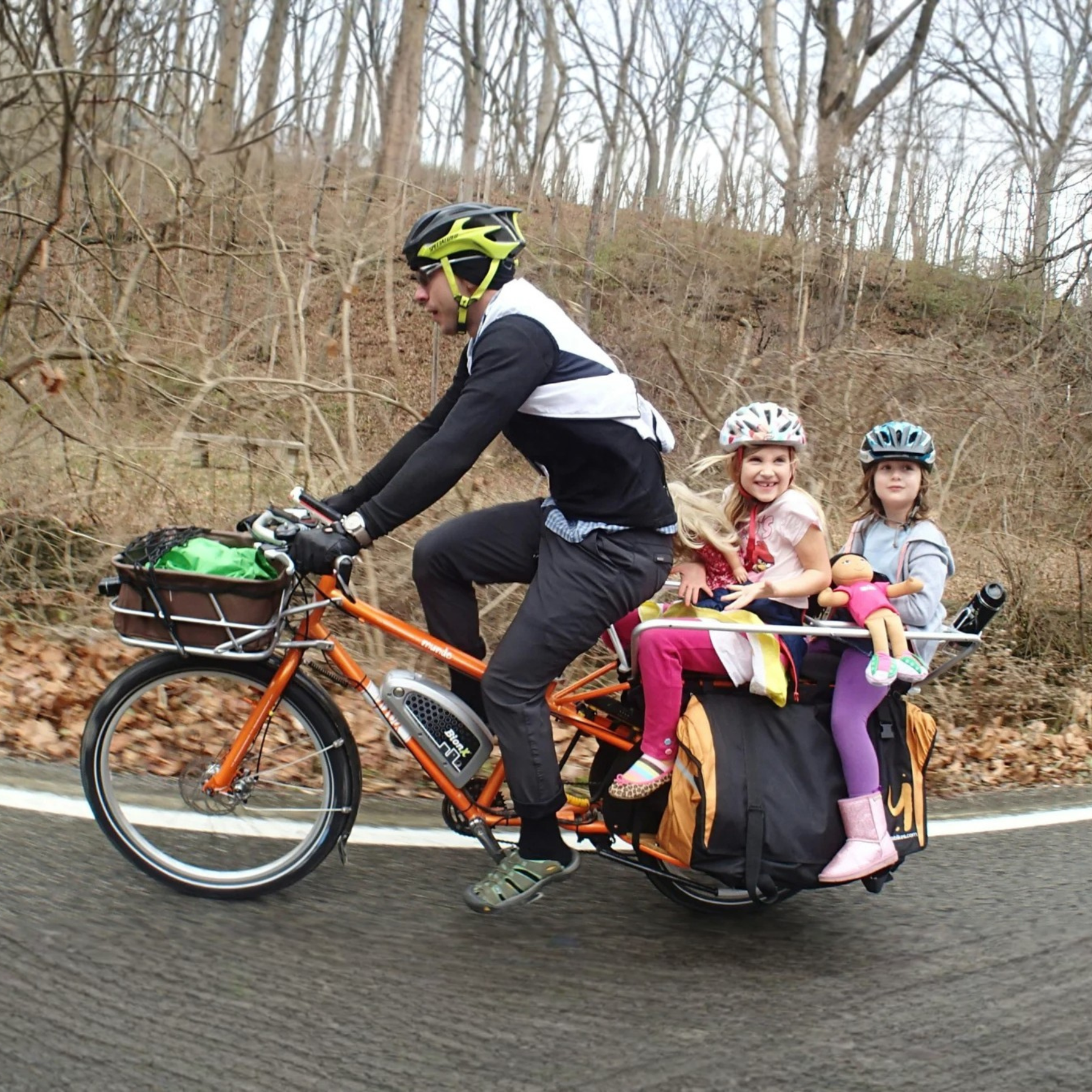 Your Guide To Family Electric Cargo Bikes